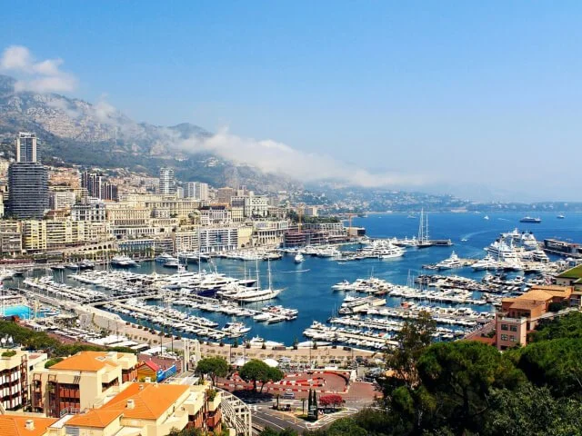 10 Reasons to Charter a Yacht